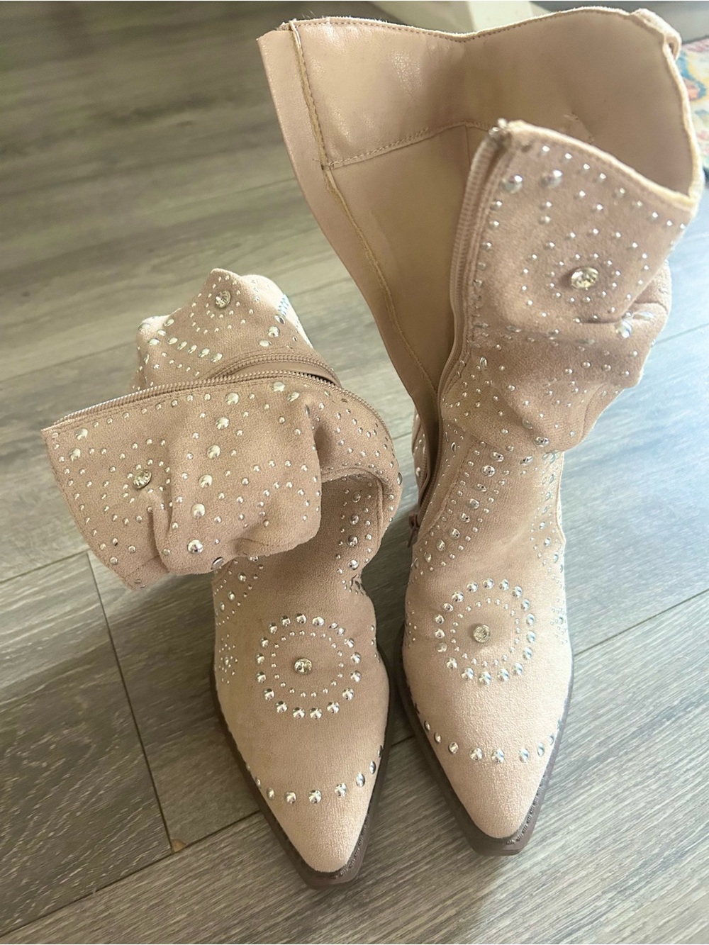 Jessica Simpson copy CAPE ROBIN COWGIRL STUD SUEDE BOOTS Heel about 3.2”
